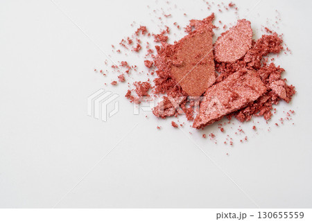 コスメの粉砕されたアイシャドウ素材 130655559