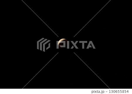 2025.09.08 皆既月食が終わる頃。再び明るくなり始めた月。 130655854