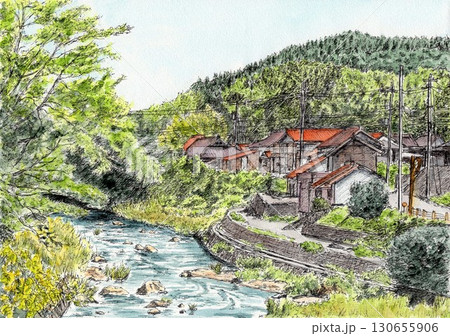 緑に囲まれた田舎の風景 130655906