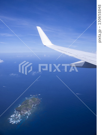 飛行機から見た日本の島々 130658848