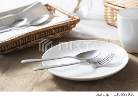 空っぽの食器 朝食イメージ 空っぽの食器 朝食イメージ 130658916