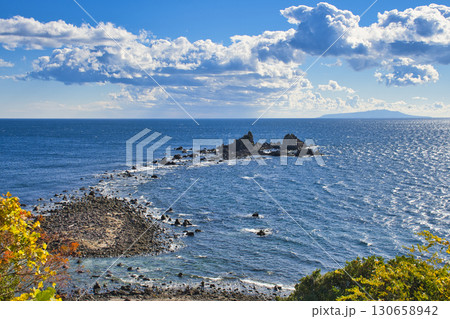 【神奈川県】真鶴岬の三ツ石 【神奈川県】真鶴岬の三ツ石 130658942