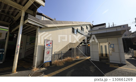 東海道新幹線、JR横浜線の新横浜駅、篠原口 東海道新幹線、JR横浜線の新横浜駅、篠原口 130661269
