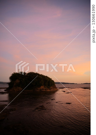海に沈む夕日 130661990