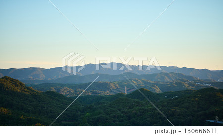 西谷の森公園展望台から見る六甲山 130666611