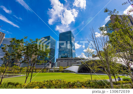 グランフロント大阪 (晴れ 朝) グランフロント大阪 (晴れ 朝) 130672039