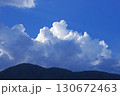 青空に浮かぶ白い雲 130672463