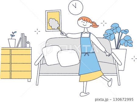 リビングの掃除をする女性 リビングの掃除をする女性 130672995