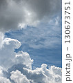 雲の多い夏空 130673751