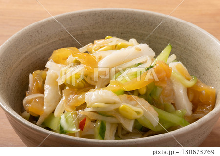 中華くらげ　かまぼこ　豆もやし　きゅうり　和え物 130673769