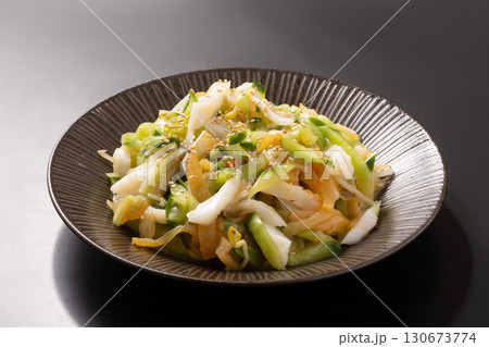 中華くらげ かまぼこ 豆もやし きゅうり 和え物 中華くらげ かまぼこ 豆もやし きゅうり 和え物 130673774