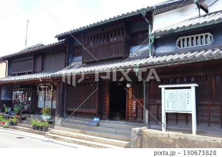 鞆の浦の古い町並み(鞆の津の商家) 鞆の浦の古い町並み(鞆の津の商家) 130673828