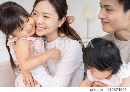 親娘　4人家族 130674065