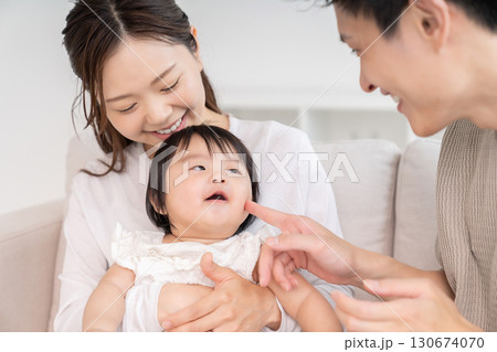 親娘 3人家族 親娘 3人家族 130674070