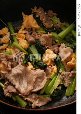 豚肉と小松菜の中華風卵炒め 豚肉と小松菜の中華風卵炒め 130674295