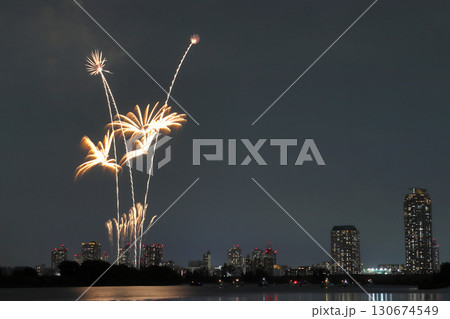 北区花火会：RED×BLUE SPARKLE GATE 2024（東京都北区） 130674549