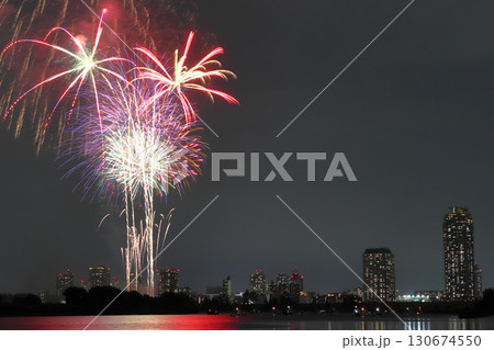 北区花火会：RED×BLUE SPARKLE GATE 2024（東京都北区） 130674550