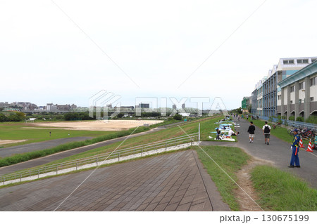 北区花火会：打上前の川口市舟戸学園前の様子 130675199