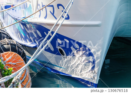 名護・本部へゆく高速ジェットフェリー。 タクマ3。 ジンベエザメの意匠が特徴。 名護・本部へゆく高速ジェットフェリー。 タクマ3。 ジンベエザメの意匠が特徴。 130676518