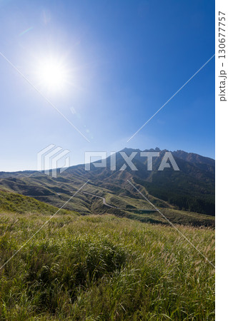 南阿蘇の山と太陽(熊本県南阿蘇) 南阿蘇の山と太陽(熊本県南阿蘇) 130677757