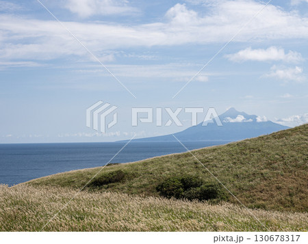 北海道礼文島の風景　高山植物園からの眺望 130678317