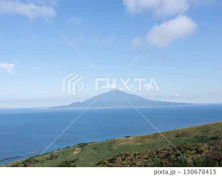 北海道礼文島の風景　桃岩トレッキングコースからの眺望 130678415