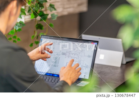 半導体回路図 設計 2人 半導体回路図 設計 2人 130678447