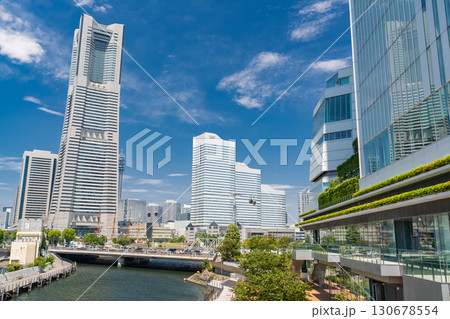 《神奈川県》横浜みなとみらい・そびえ立つ摩天楼 130678554