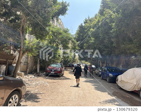 エジプトのカイロ市の庶民の街角です。 130679320