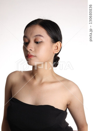 美しい女性 130680836