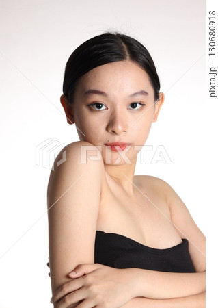 美しい女性 130680918