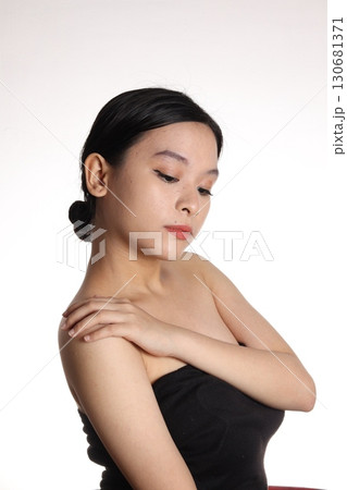 美しい女性 130681371