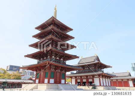 四天王寺　五重塔と伽藍 130681635