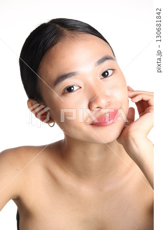 美しい女性 130681842