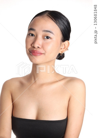 美しい女性 130681848