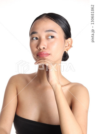 美しい女性 130681862