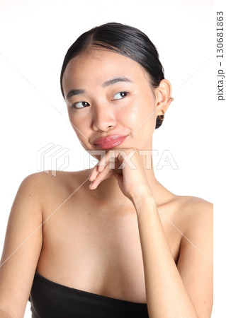 美しい女性 130681863