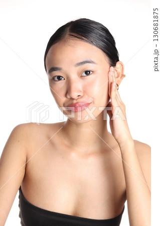 美しい女性 130681875