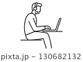 リモートワーク中のパソコン操作人物のアイコンイラスト、ヘッドセット 130682132
