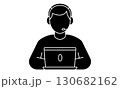 リモートワーク中のパソコン操作人物のアイコンイラスト、ヘッドセット 130682162