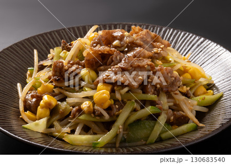 牛焼肉サラダ 牛焼肉サラダ 130683540