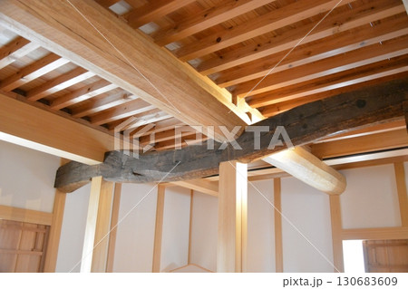 お城の大きな梁 お城の大きな梁 130683609