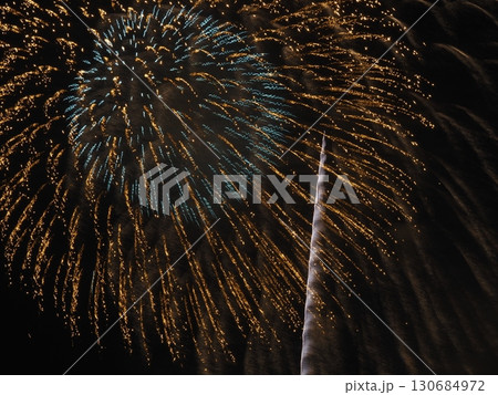 マンションの向こうに見えた戸田橋花火大会 130684972