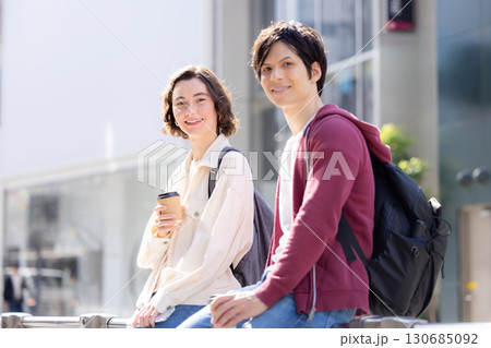 インバウンド 観光 東京の街を散策する外国人 インバウンド 観光 東京の街を散策する外国人 130685092