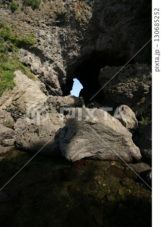 兵庫県　四季の散歩　夏　はさかり岩 130685252