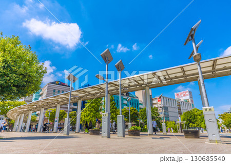 日本の横浜都市景観　地下鉄　「センター南駅」前などを望む＝9月8日 130685540