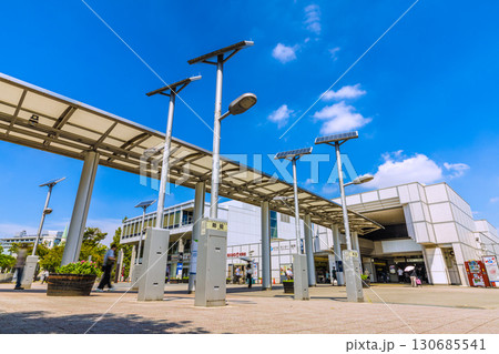 日本の横浜都市景観 地下鉄 「センター南駅」などを望む 日本の横浜都市景観 地下鉄 「センター南駅」などを望む 130685541