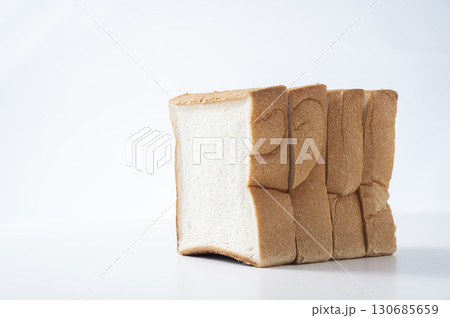一斤の食パン 一斤の食パン 130685659