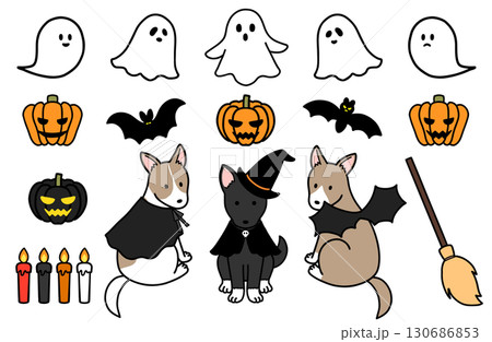 ハロウィンコスプレをした犬とハロウィンアイテム 130686853
