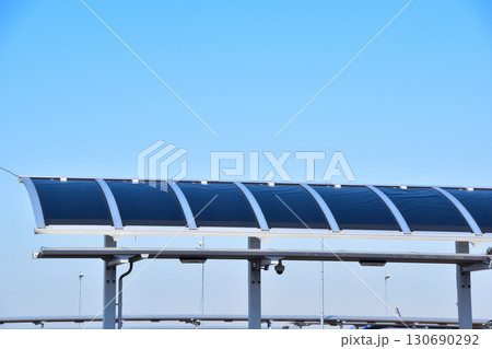 ペロブスカイト太陽電池 実装 夢洲交通第1ターミナル ペロブスカイト太陽電池 実装 夢洲交通第1ターミナル 130690292